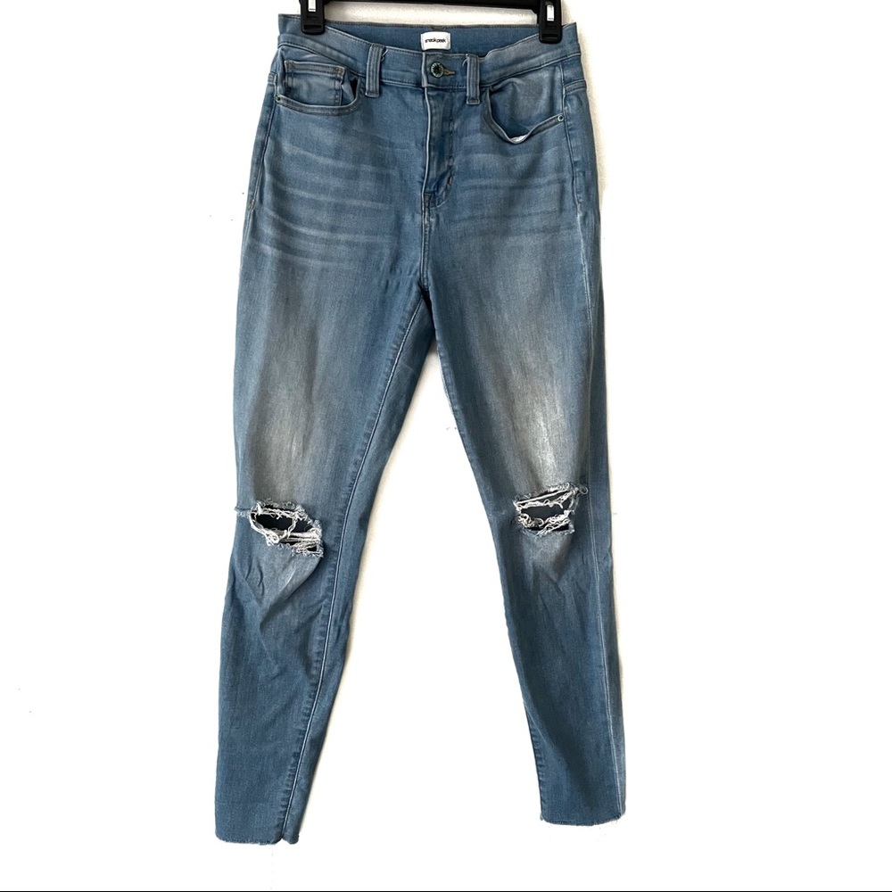 Light Wash High-Rise Knee Torn Skinny Jeans